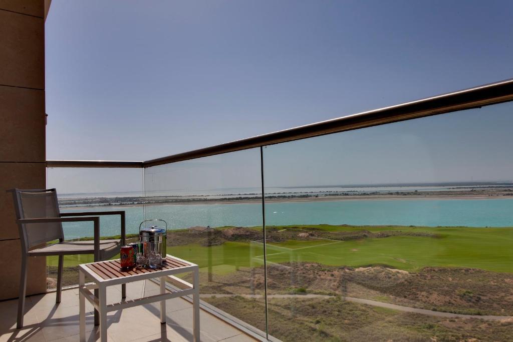 Park Inn By Radisson Abu Dhabi Yas Island Exterior photo